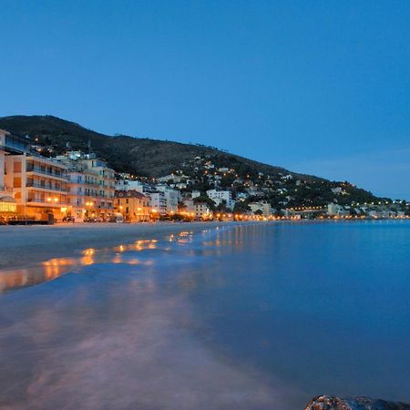 Hotel Lido Alassio Exterior photo