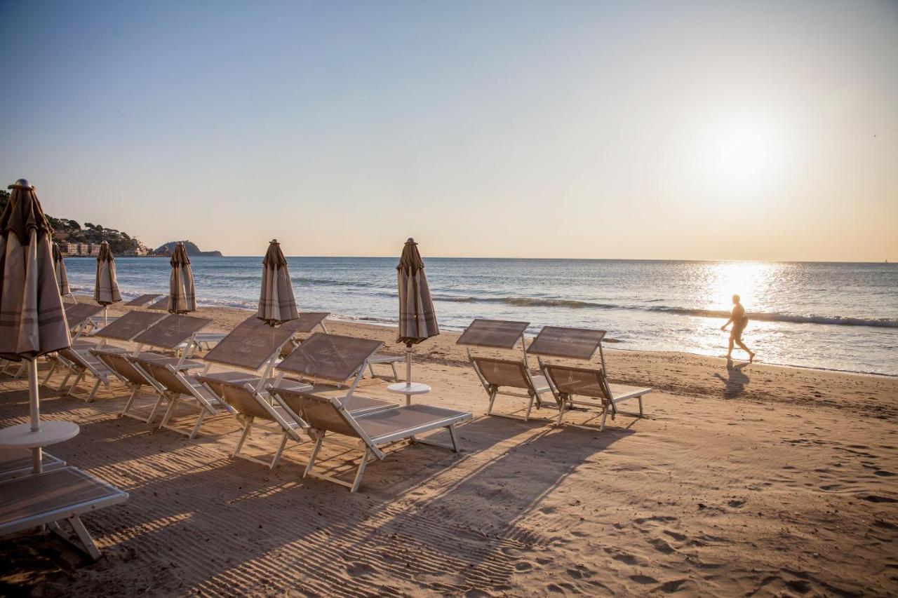 Hotel Lido Alassio Exterior photo